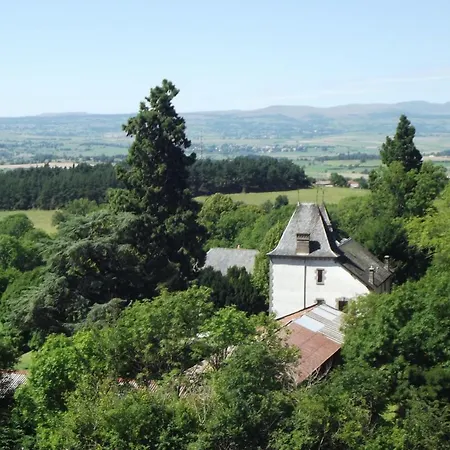 Holiday home Au Chateau De Vernieres Talizat