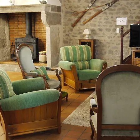 Holiday home Au Chateau De Vernieres Talizat