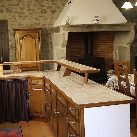 Holiday home Au Chateau De Vernieres Talizat