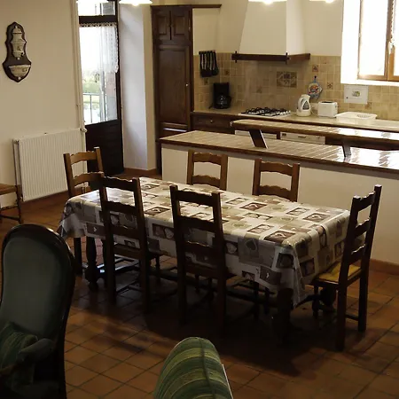 Au Chateau De Vernieres